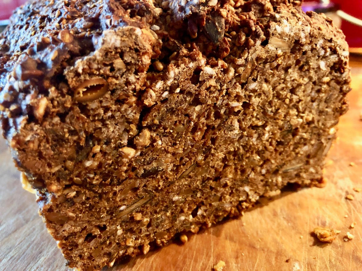 Schwarzbrot selber backen