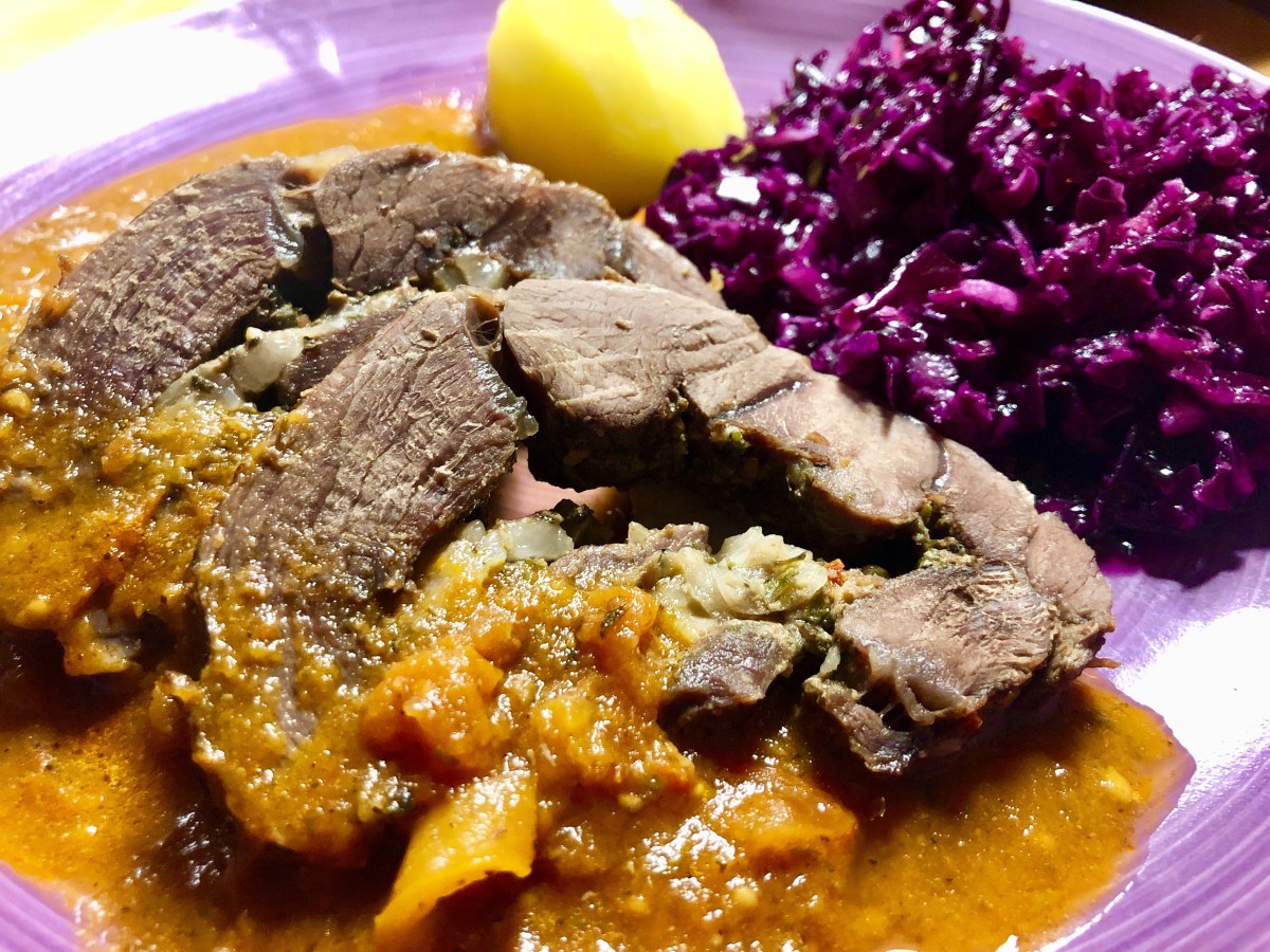 Tada – und hier das Ergebnis vom Rehrollbraten/Rehriesenroulade